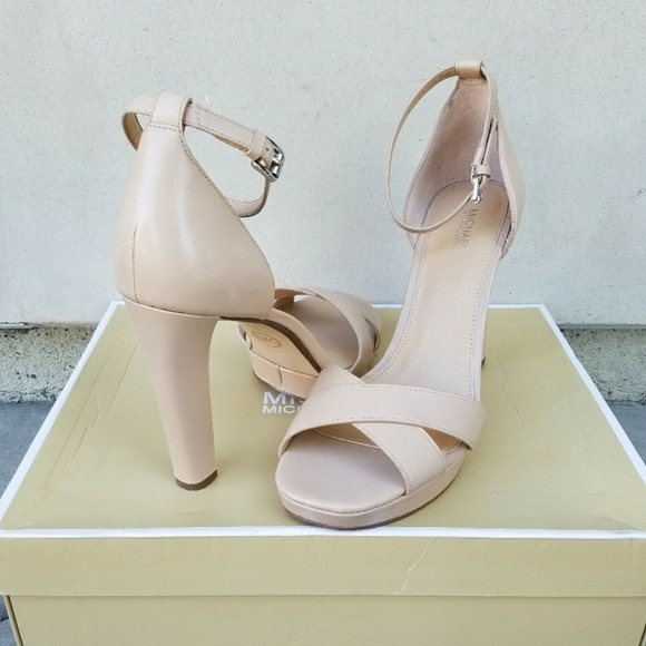 Chic Michael Kors Heels - Picture 2 of 5